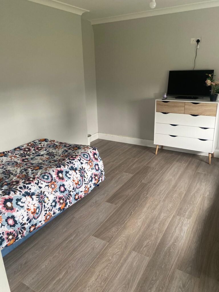 e9da663f-f738-4098-a34e-cf610249b5ad