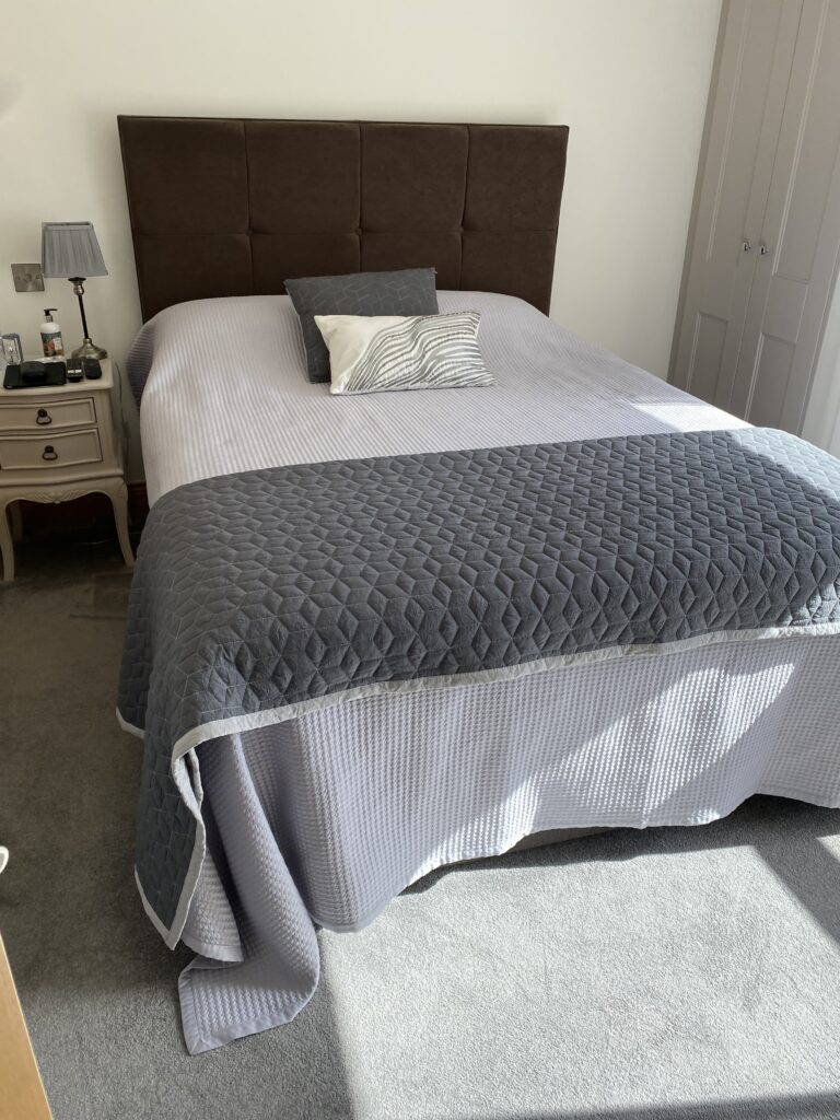 6b7e918c-76ca-4d12-8eed-d3b94268ed28-photographs-IMG_0665