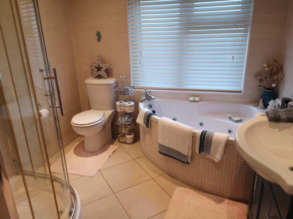 WhatsApp Image 2024-09-24 at 12.20.51 (2)