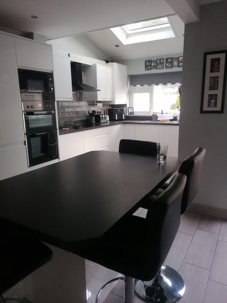 a7e388e6-42c7-41a2-ad98-d7db2e411ca7-photographs-IMG_20250331_195228