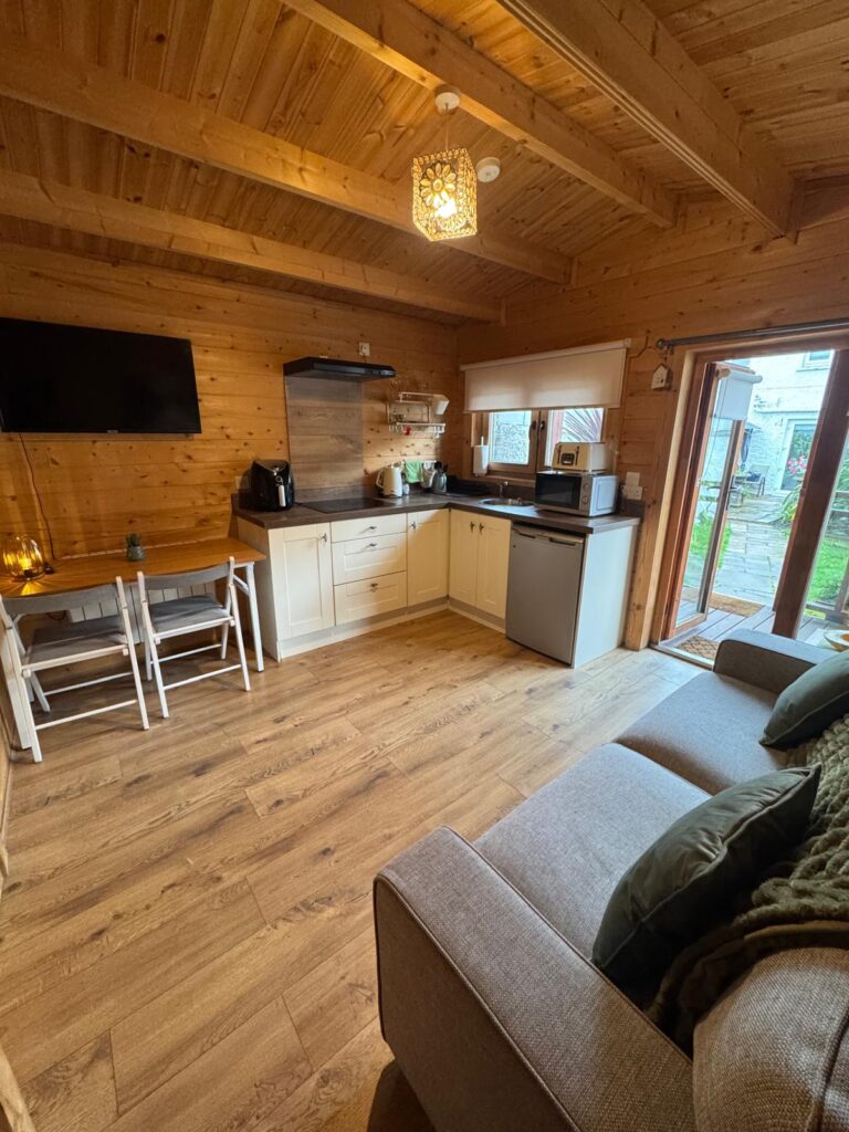 photo_5796270572152407671_w