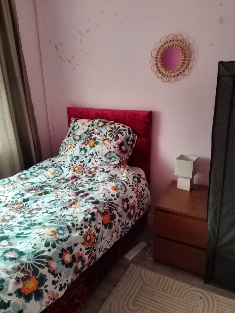 photo_5816957136104703165_y