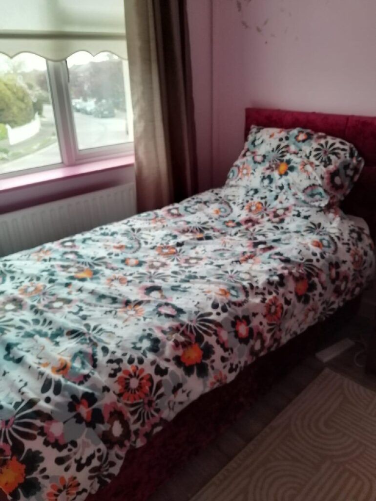 photo_5816957136104703166_y