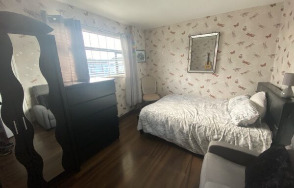 photo_5816957136104703173_y