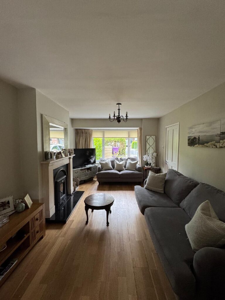 photo_5926788855841801868_y