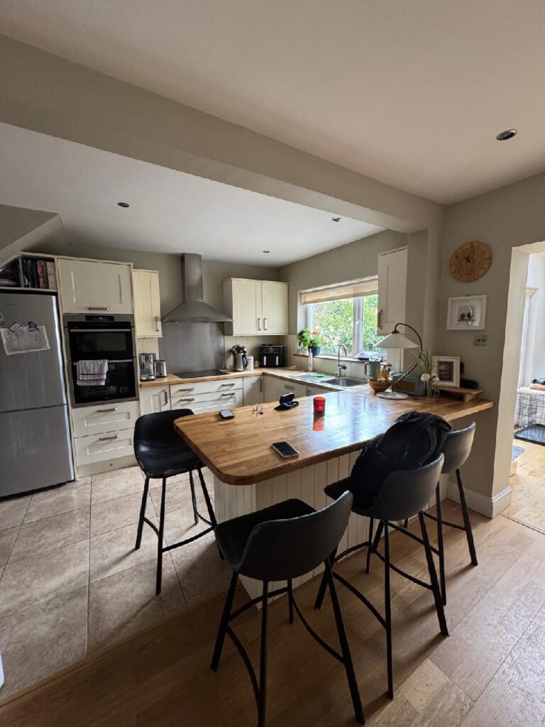 photo_5926788855841801869_y