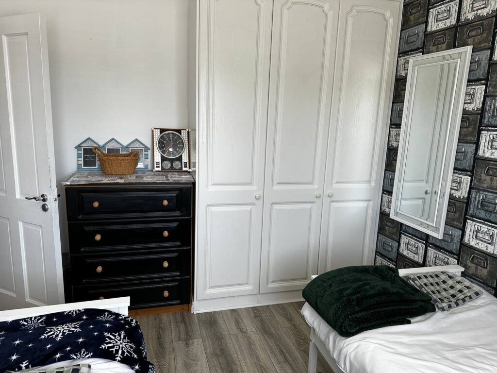 photo_6025828980621427964_y