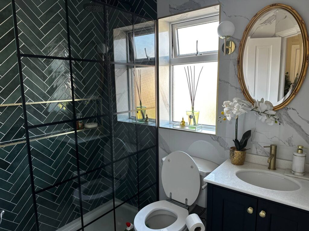 photo_6025828980621427970_y